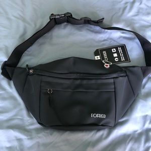 Fofrer Sleek Black Fanny Pack
